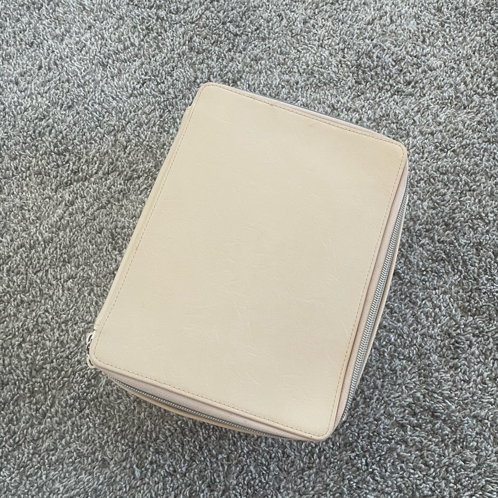 Beis The Cosmetic Case in beige